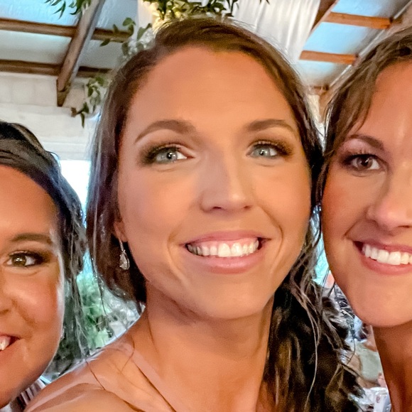 Meet your Posher, Jessica - Picture 1 of 7